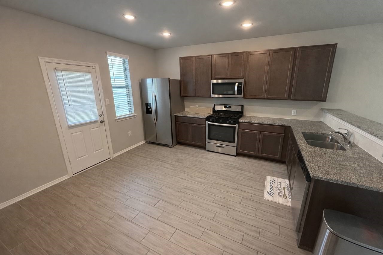 20023 Tuft Canyon Porter, TX 77365 - Photo 6 of 20 Open kitchen