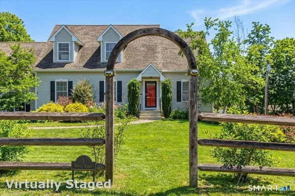 $695,000 | 1 Verona Street, Essex, CT 06409