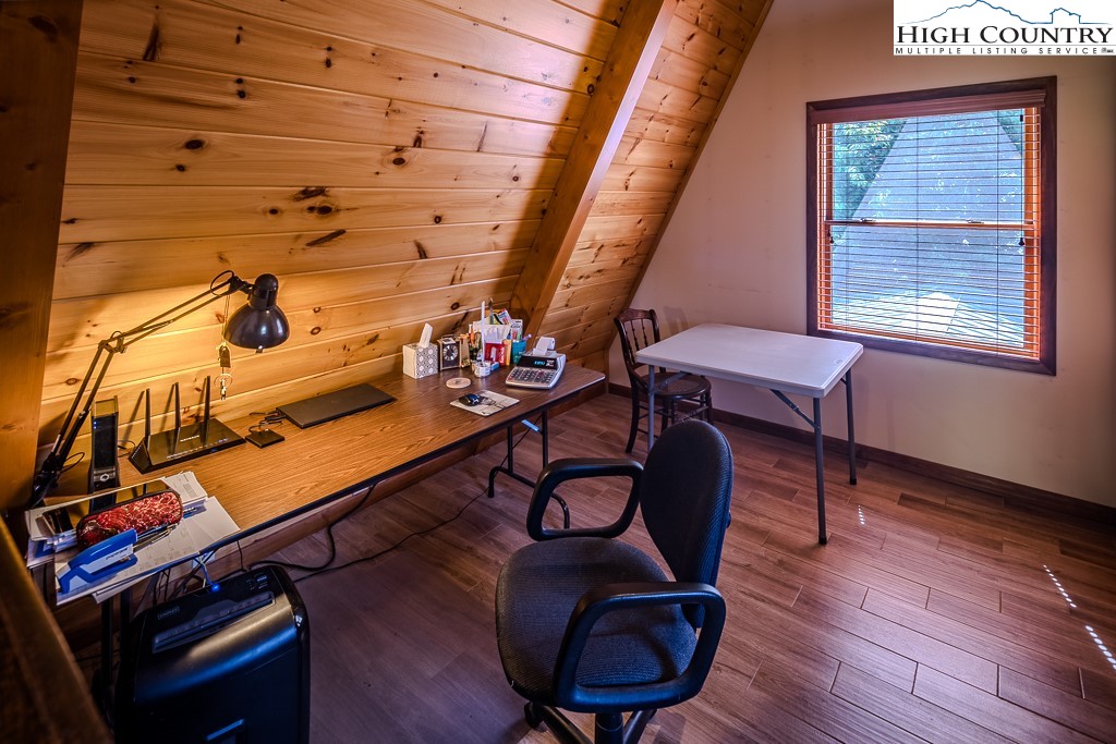183 Rhododendron Loop Newland, NC 28657 - Photo 31 of 49 a living room with furniture