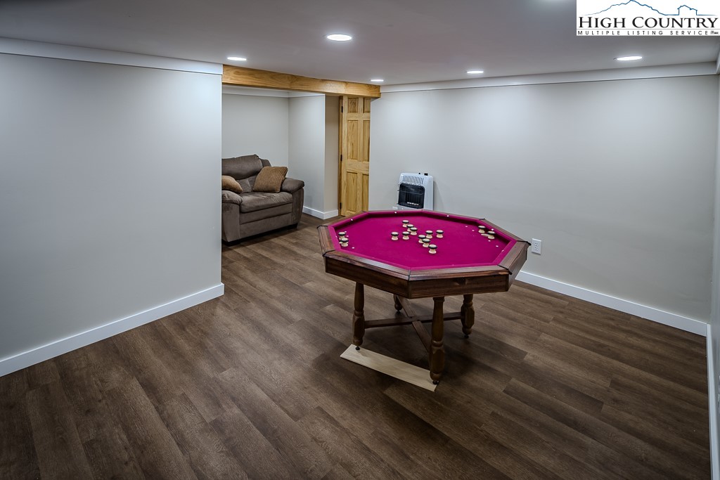 183 Rhododendron Loop Newland, NC 28657 - Photo 40 of 49 a living room with furniture