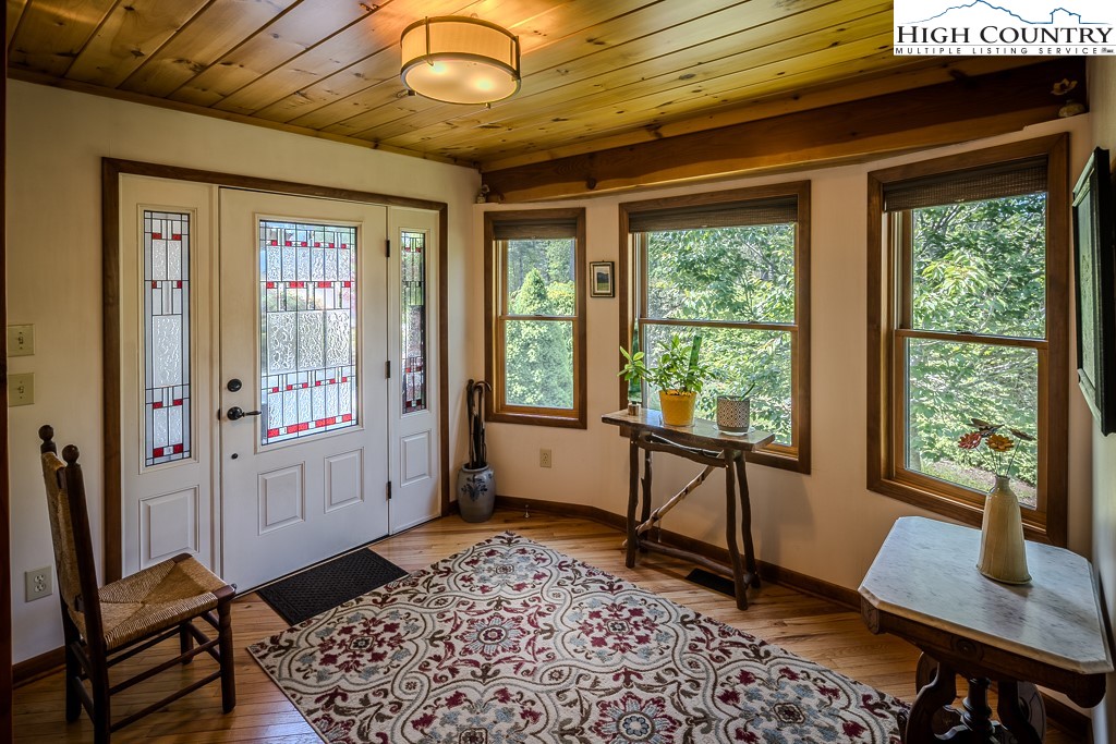 183 Rhododendron Loop Newland, NC 28657 - Photo 9 of 49 a very nice looking room with a large window