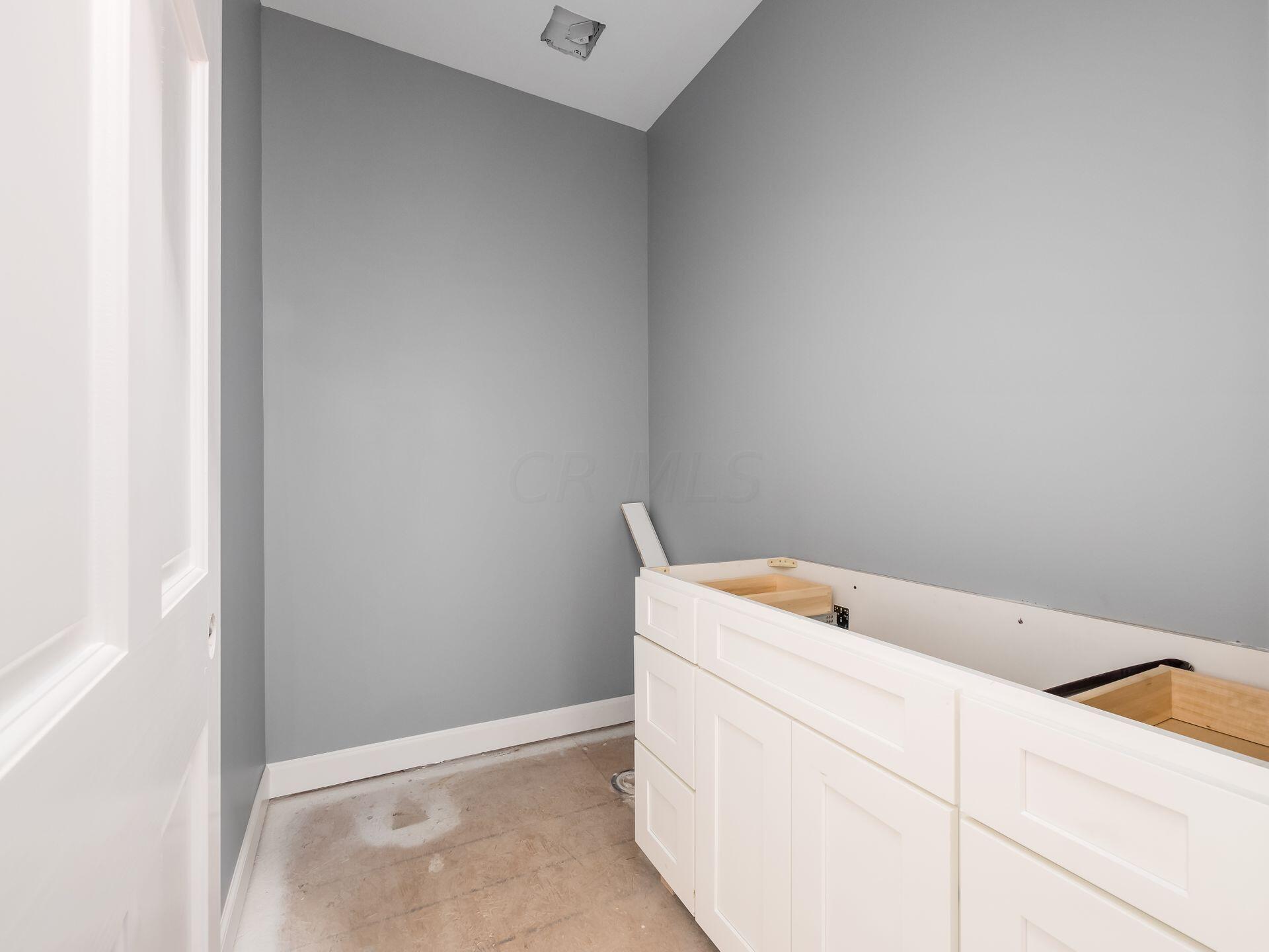 149 South Kellner Road Columbus, OH 43209 - Photo 27 of 62 Half Bathroom