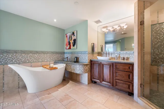 $1,450,000 | 1040 East Osborn Road, Unit 1801, Phoenix, AZ 85014