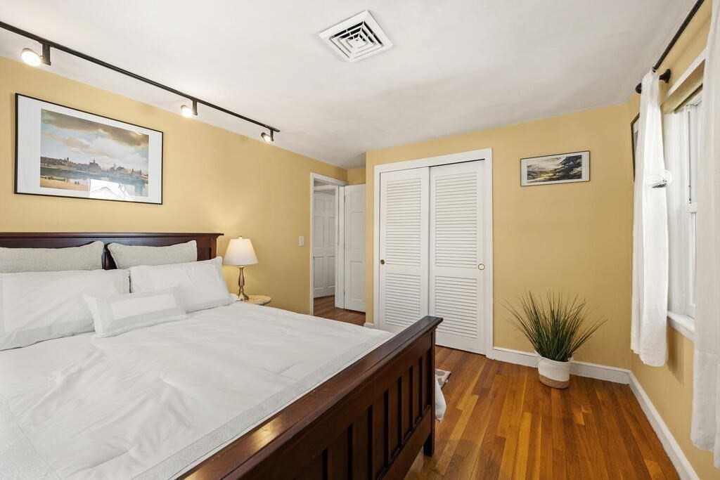 11 Frances Road Lexington, MA 02421 - Photo 16 of 28 Gallery Image 16