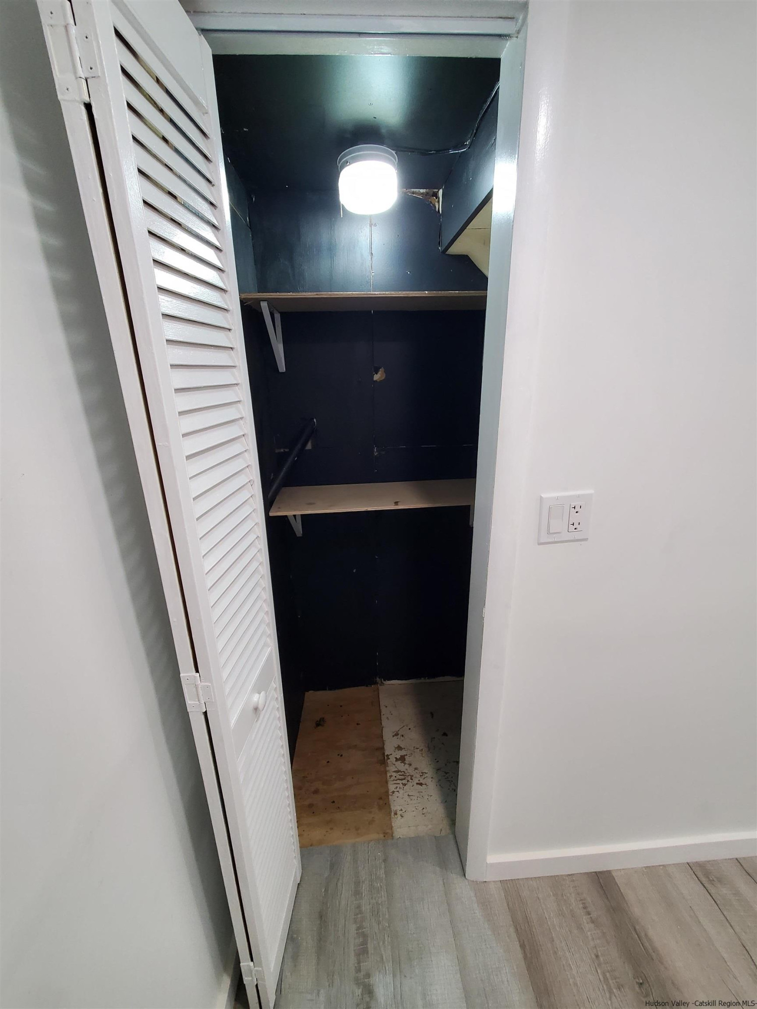 326 Boulevard Kingston, NY 12401 - Photo 16 of 35 a view of entryway