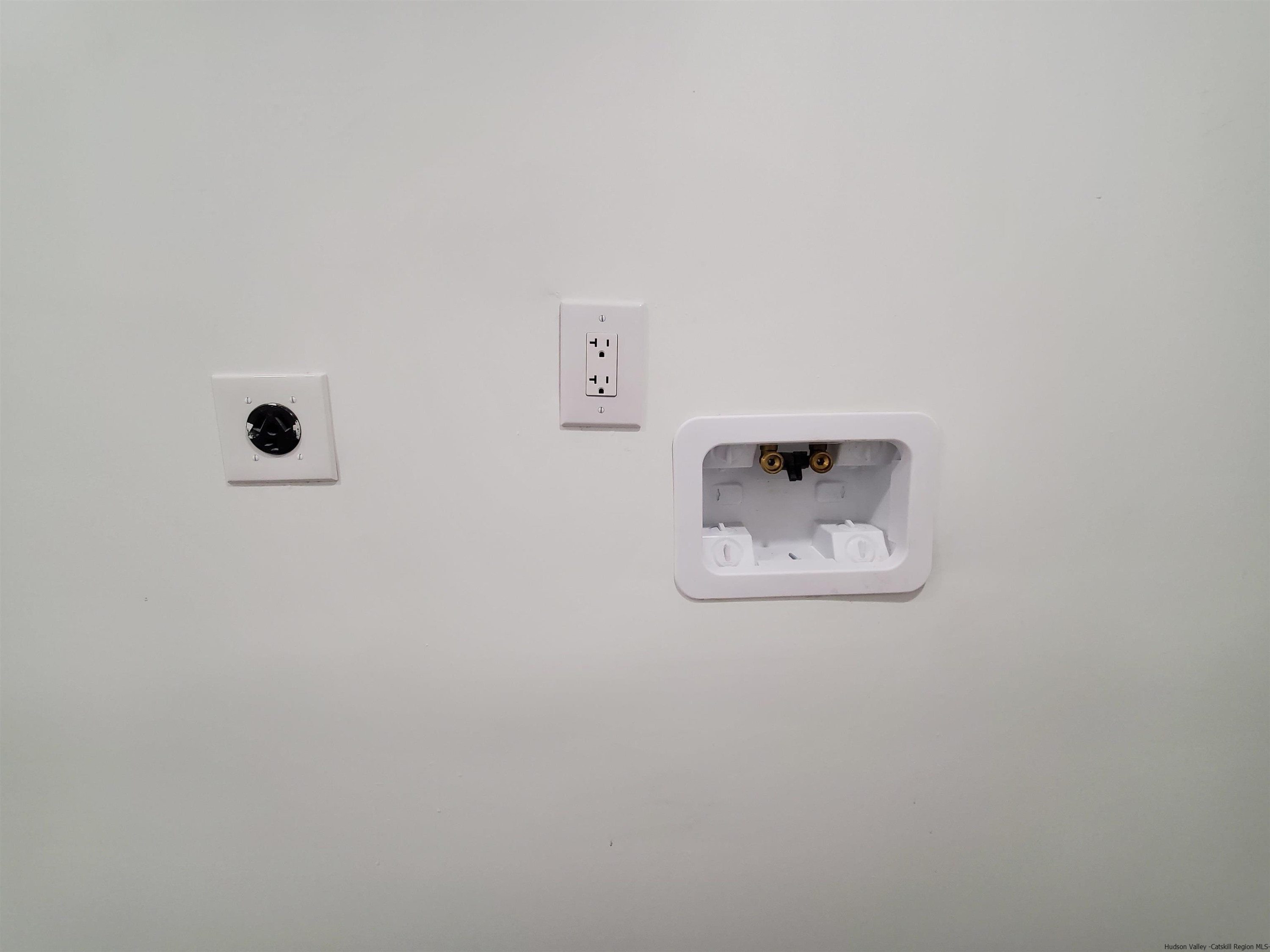 326 Boulevard Kingston, NY 12401 - Photo 18 of 35 a picture of a wall with a window