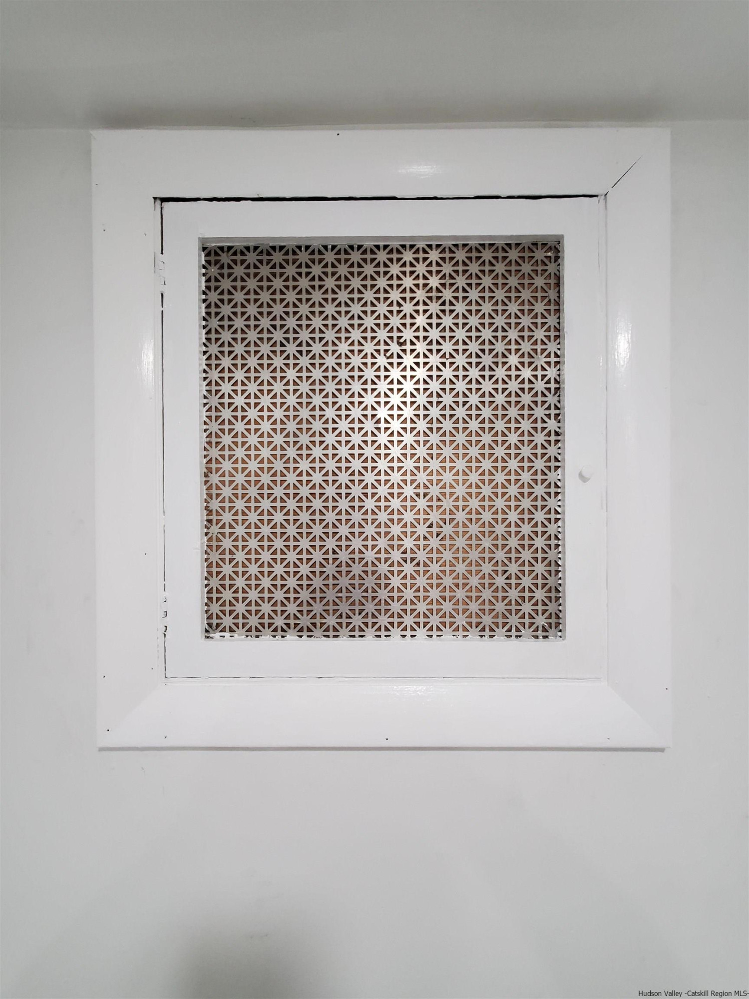 326 Boulevard Kingston, NY 12401 - Photo 21 of 35 a bathroom with a shower