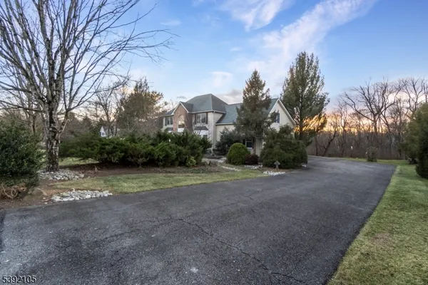 $799,000 | 313 Greens Ridge Road, Stewartsville, NJ 08886