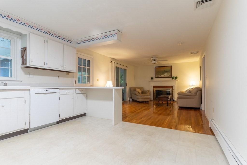 39 Old Brook Road Shrewsbury, MA 01545 - Photo 11 of 32 Gallery Image 11