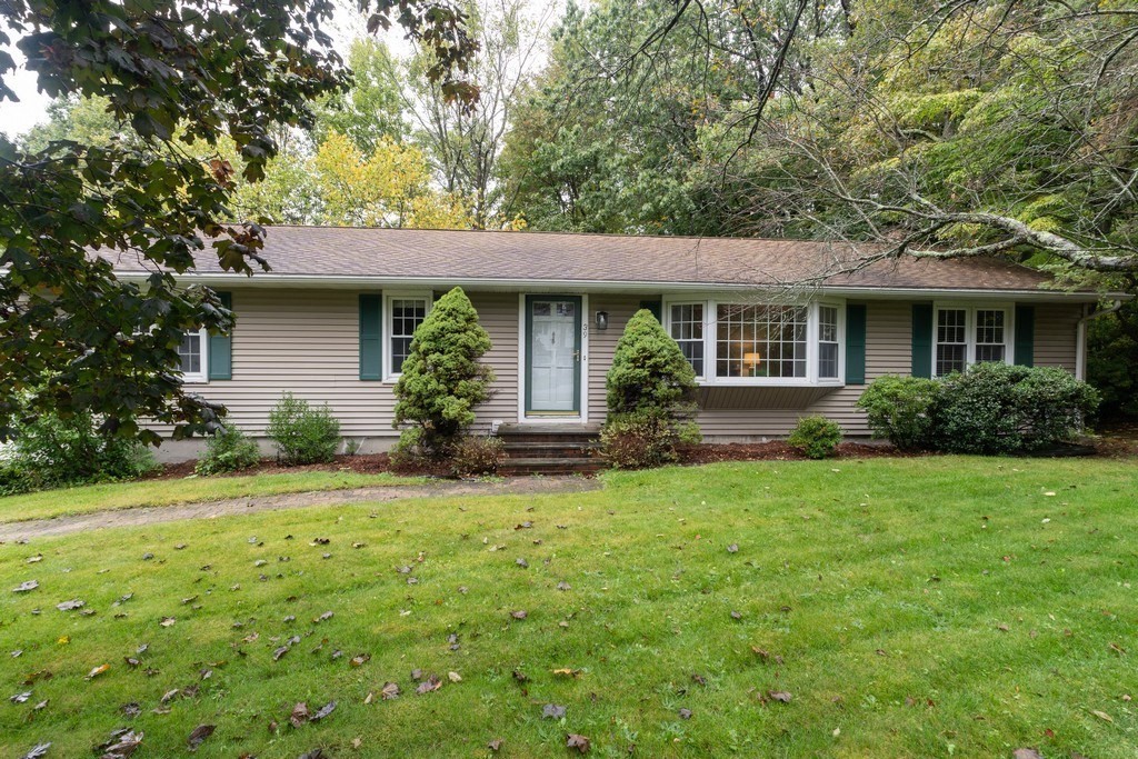 39 Old Brook Road Shrewsbury, MA 01545 - Photo 4 of 32 Gallery Image 4