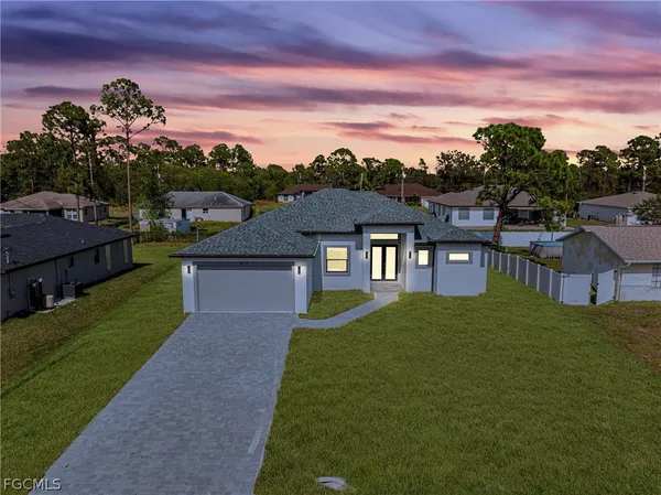 $2,500 | 4112 2nd Street Southwest, Lehigh Acres, FL 33976