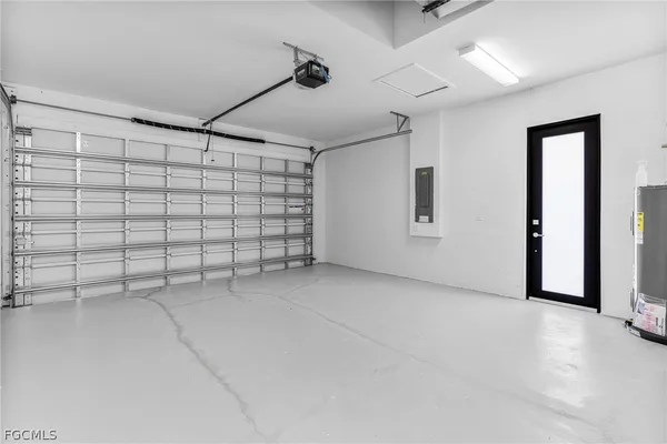 $2,500 | 4112 2nd Street Southwest, Lehigh Acres, FL 33976