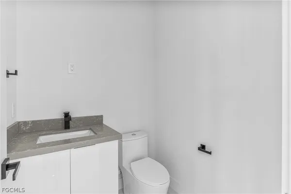 $2,500 | 4112 2nd Street Southwest, Lehigh Acres, FL 33976