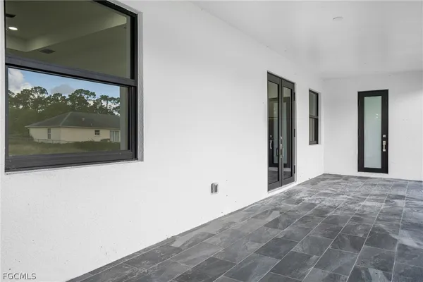 $2,500 | 4112 2nd Street Southwest, Lehigh Acres, FL 33976