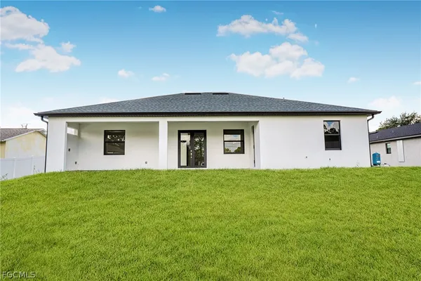 $2,500 | 4112 2nd Street Southwest, Lehigh Acres, FL 33976