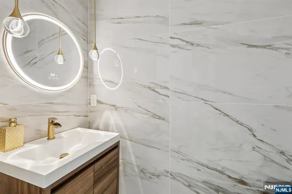 $6,950 | 458 Buffalo Court, Unit 458, West New York, NJ 07093