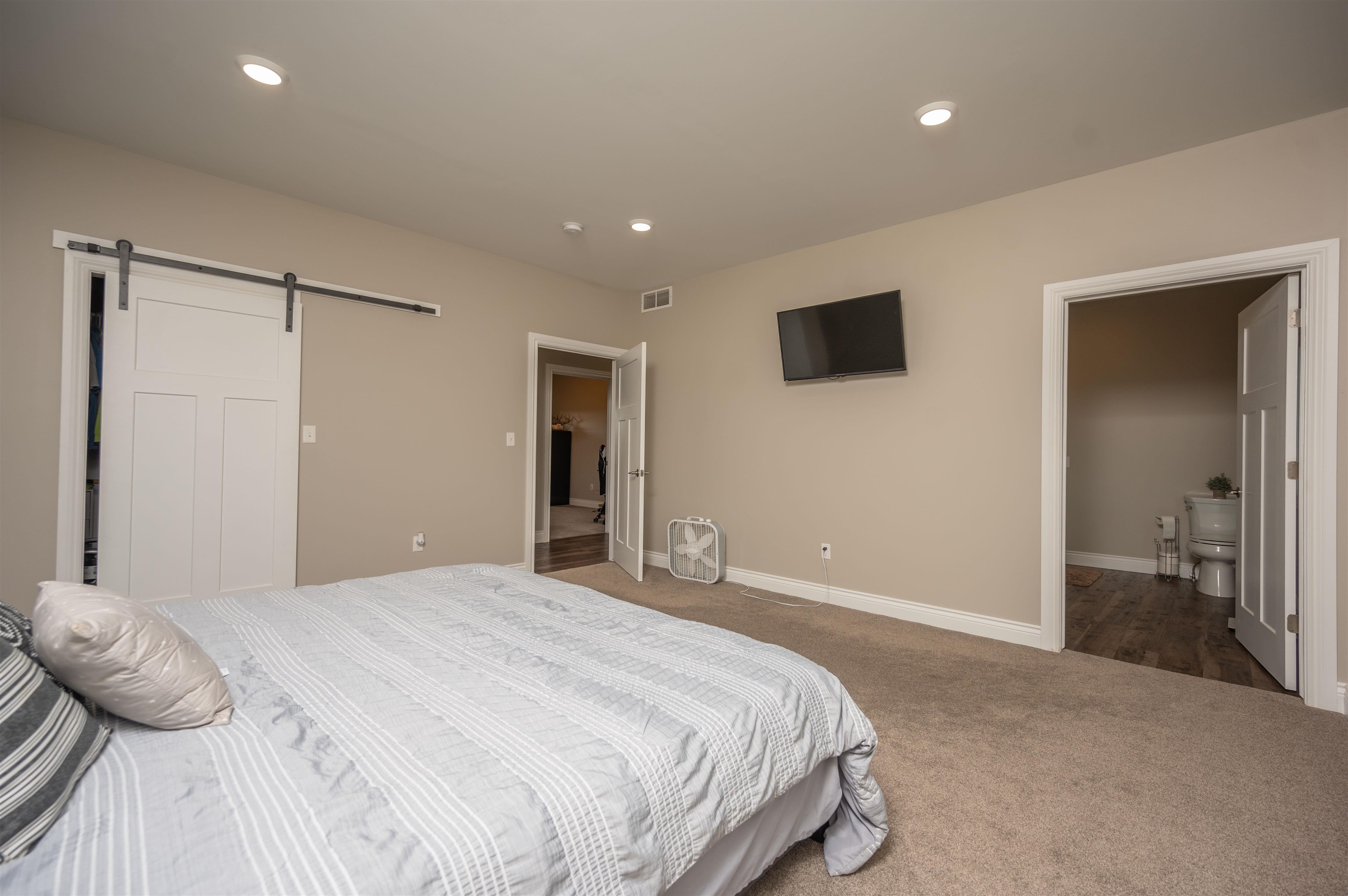 1073 East Blanchard Road Shepherd, MI 48883 - Photo 15 of 30 1915627-14.JPG