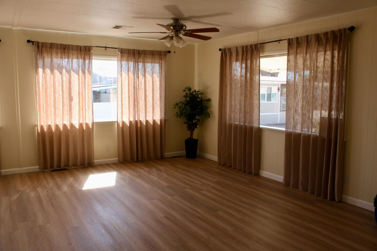 4837 Faith Home Road, Unit 47 Ceres, CA 95307 - Photo 6 of 35 Gallery Image 6
