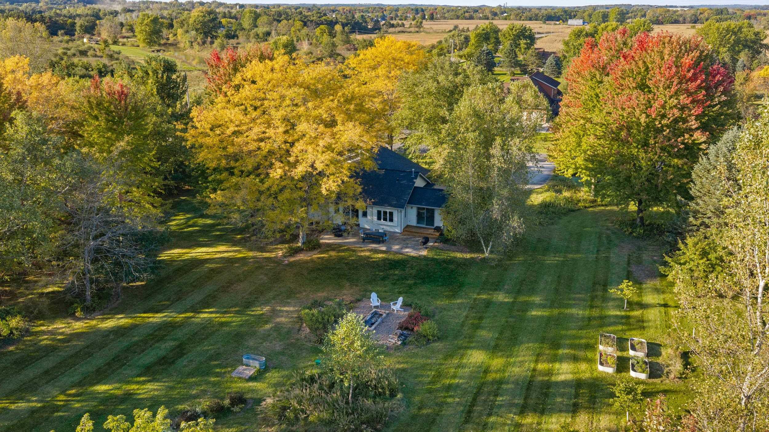 W3291 Schaefer Road Belleville, WI 53508 - Photo 3 of 52 Gallery Image 3