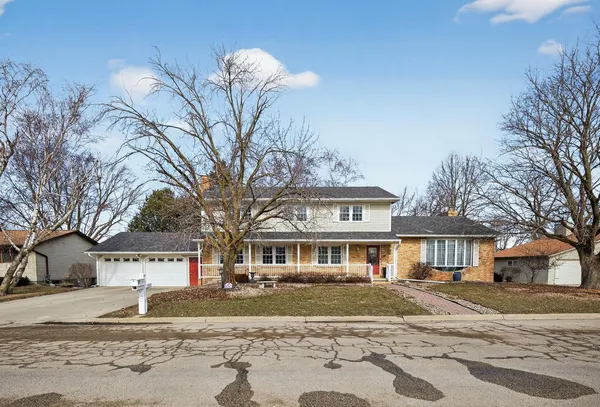 $604,000 | 805 5th Street Northwest, Kasson, MN 55944