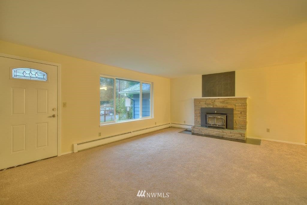 17022 113th Avenue Southeast Renton, WA 98055 - Photo 2 of 15 Gallery Image 2