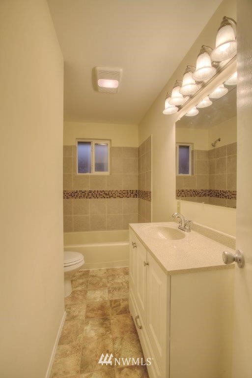 17022 113th Avenue Southeast Renton, WA 98055 - Photo 11 of 15 Gallery Image 11