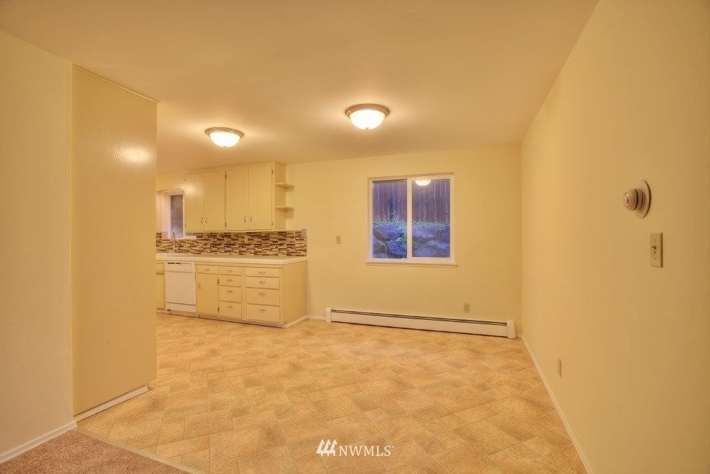 17022 113th Avenue Southeast Renton, WA 98055 - Photo 5 of 15 Gallery Image 5