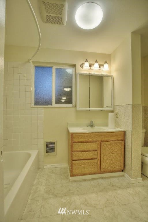 17022 113th Avenue Southeast Renton, WA 98055 - Photo 10 of 15 Gallery Image 10