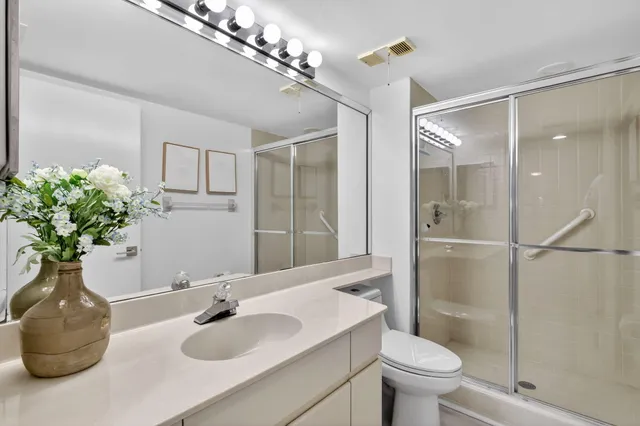 a view of a tennis court