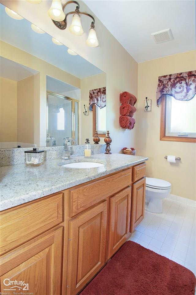 34349 Country Meadow Road New Baltimore, MI 48047 - Photo 21 of 37 31389832-20.JPG