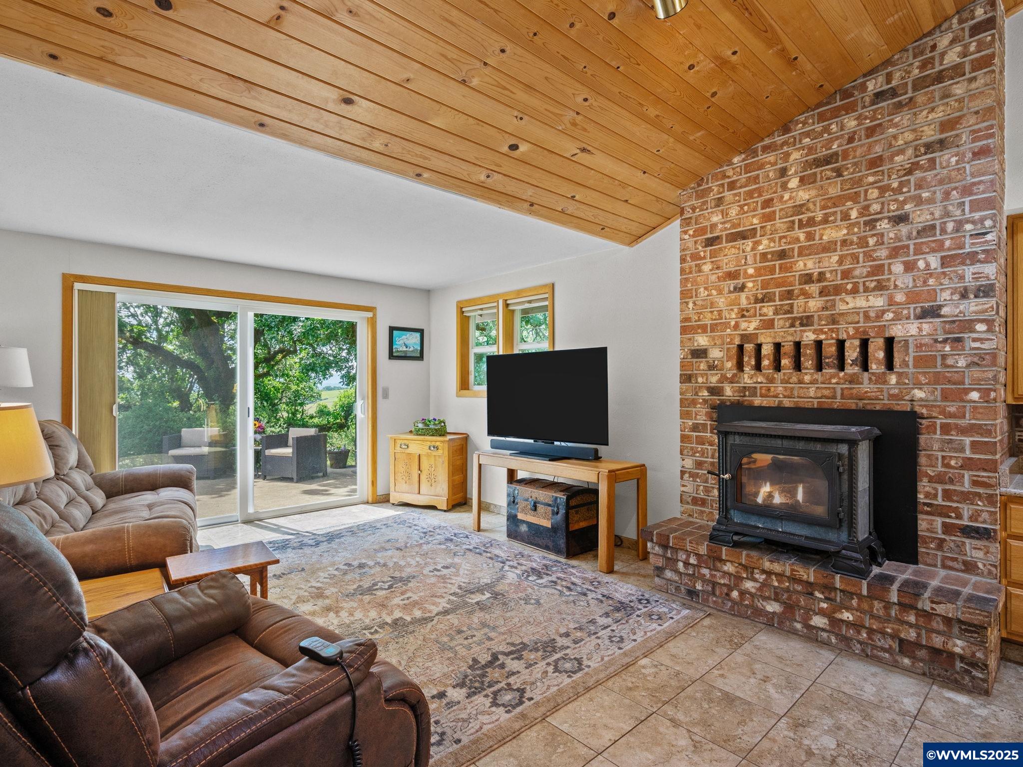 4355 North Oak Grove Road Rickreall, OR 97371 - Photo 10 of 50 Gallery Image 10