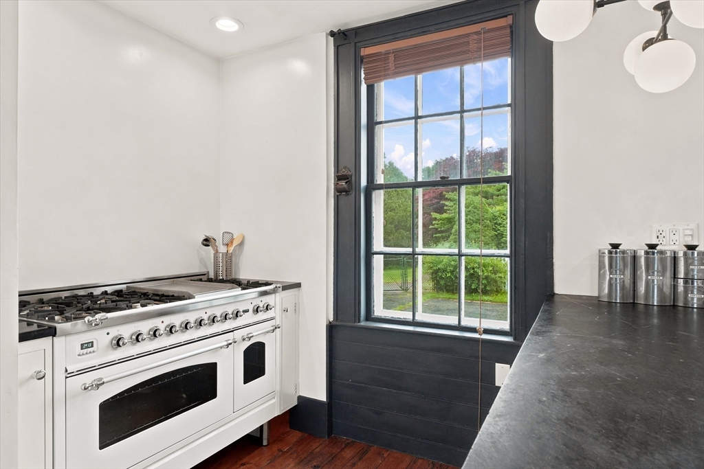 266 Main Street North Andover, MA 01845 - Photo 11 of 42