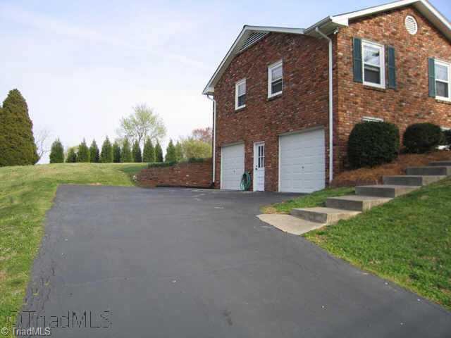 4621 Kinnamon Road Clemmons, NC 27103 - Photo 3 of 9 Other.