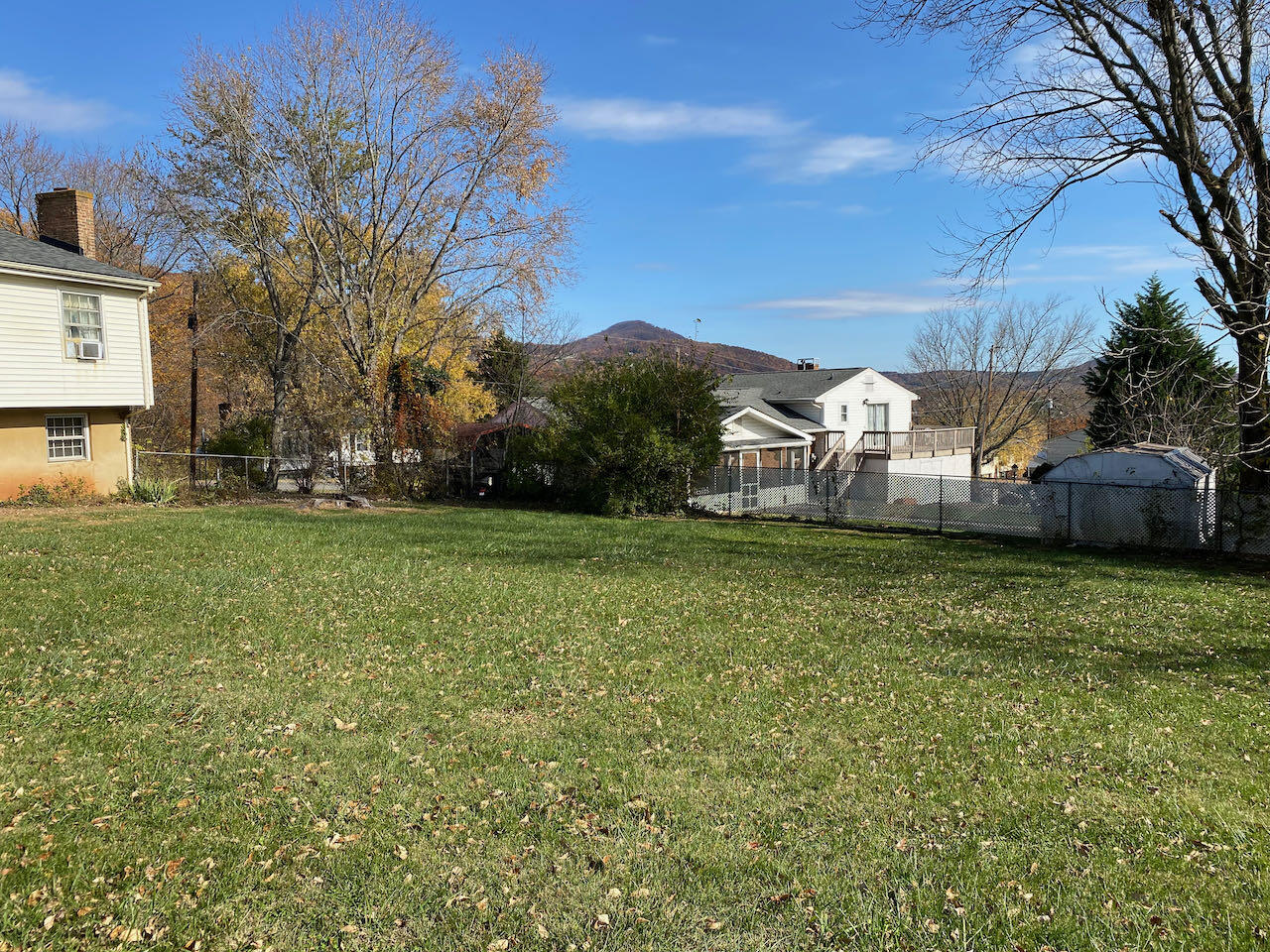 610 Olney Road Vinton, VA 24179 - Photo 36 of 42 a house view with garden space