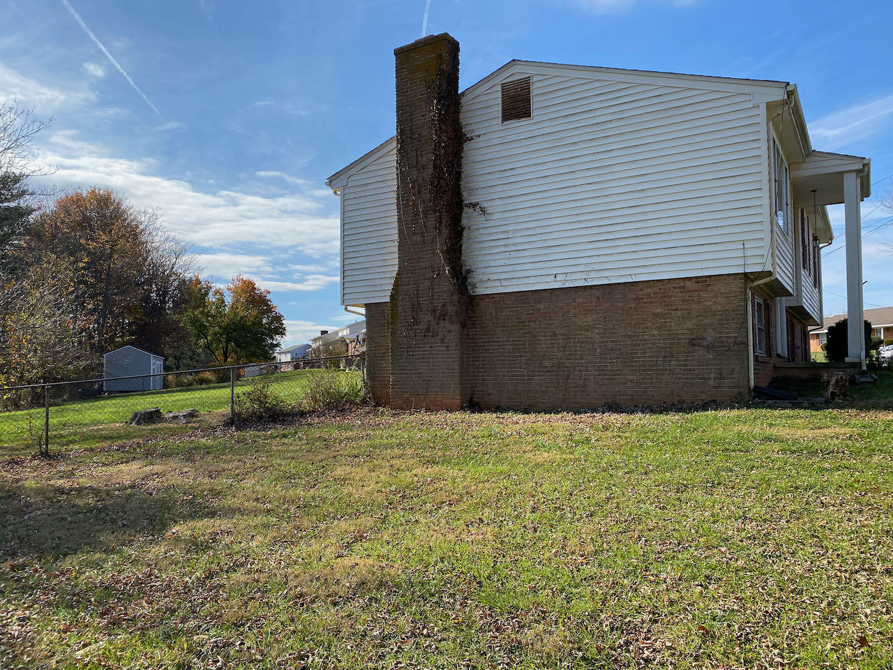 610 Olney Road Vinton, VA 24179 - Photo 41 of 42 a backyard of a house