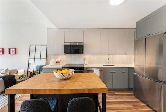 $2,075 | 857 Communipaw Avenue, Unit 513, Jersey City, NJ 07304