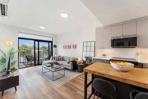 $2,075 | 857 Communipaw Avenue, Unit 513, Jersey City, NJ 07304