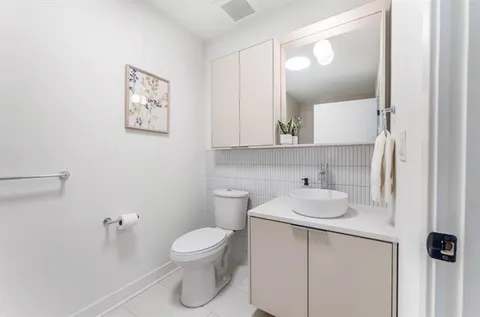 $2,075 | 857 Communipaw Avenue, Unit 513, Jersey City, NJ 07304