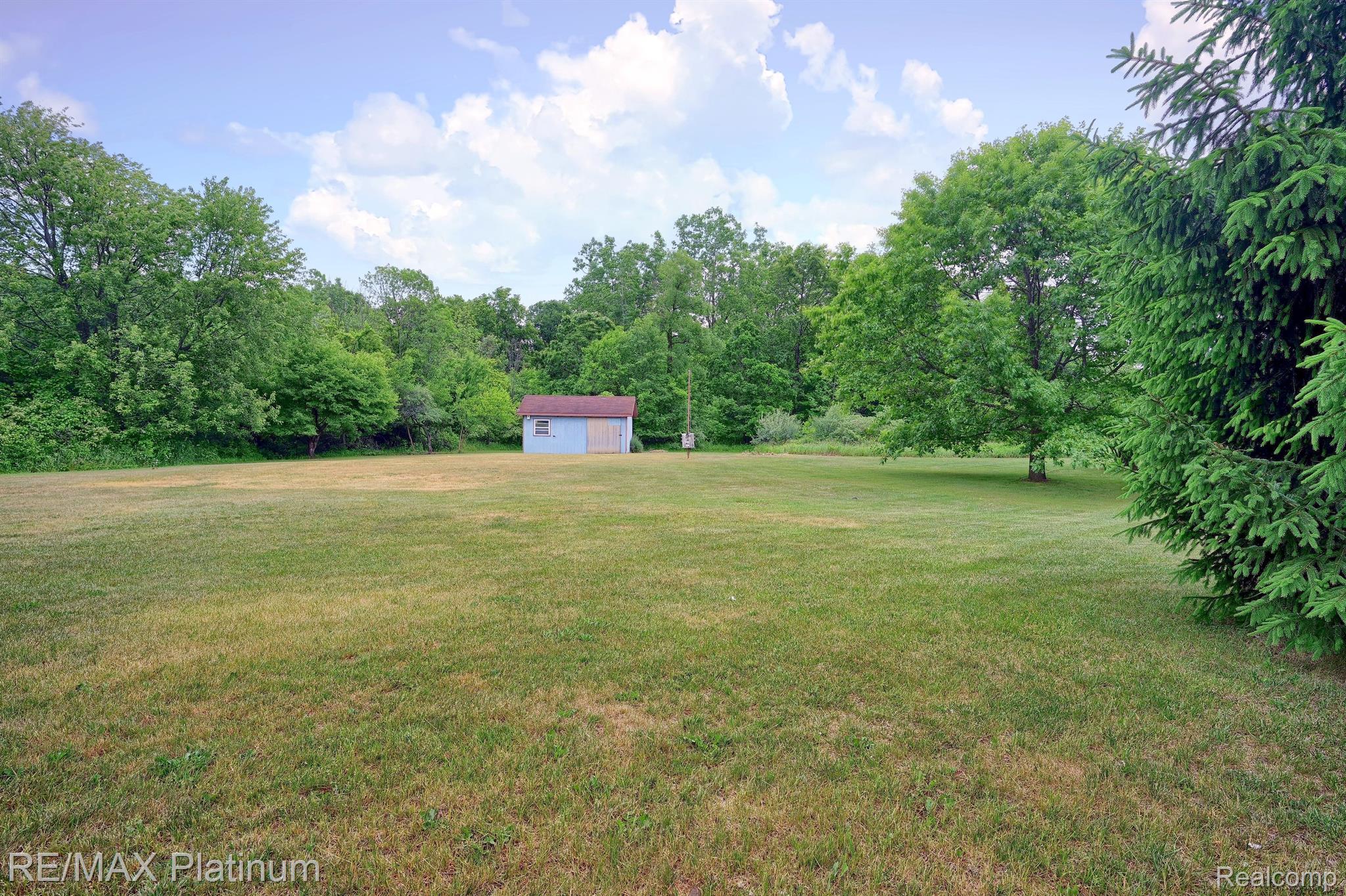 12261 Seymour Road Gaines, MI 48436 - Photo 33 of 37 Gallery Image 33