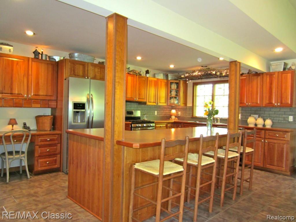 1461 Middle Road Highland, MI 48357 - Photo 10 of 44 1461 Pole Barn 029.jpg