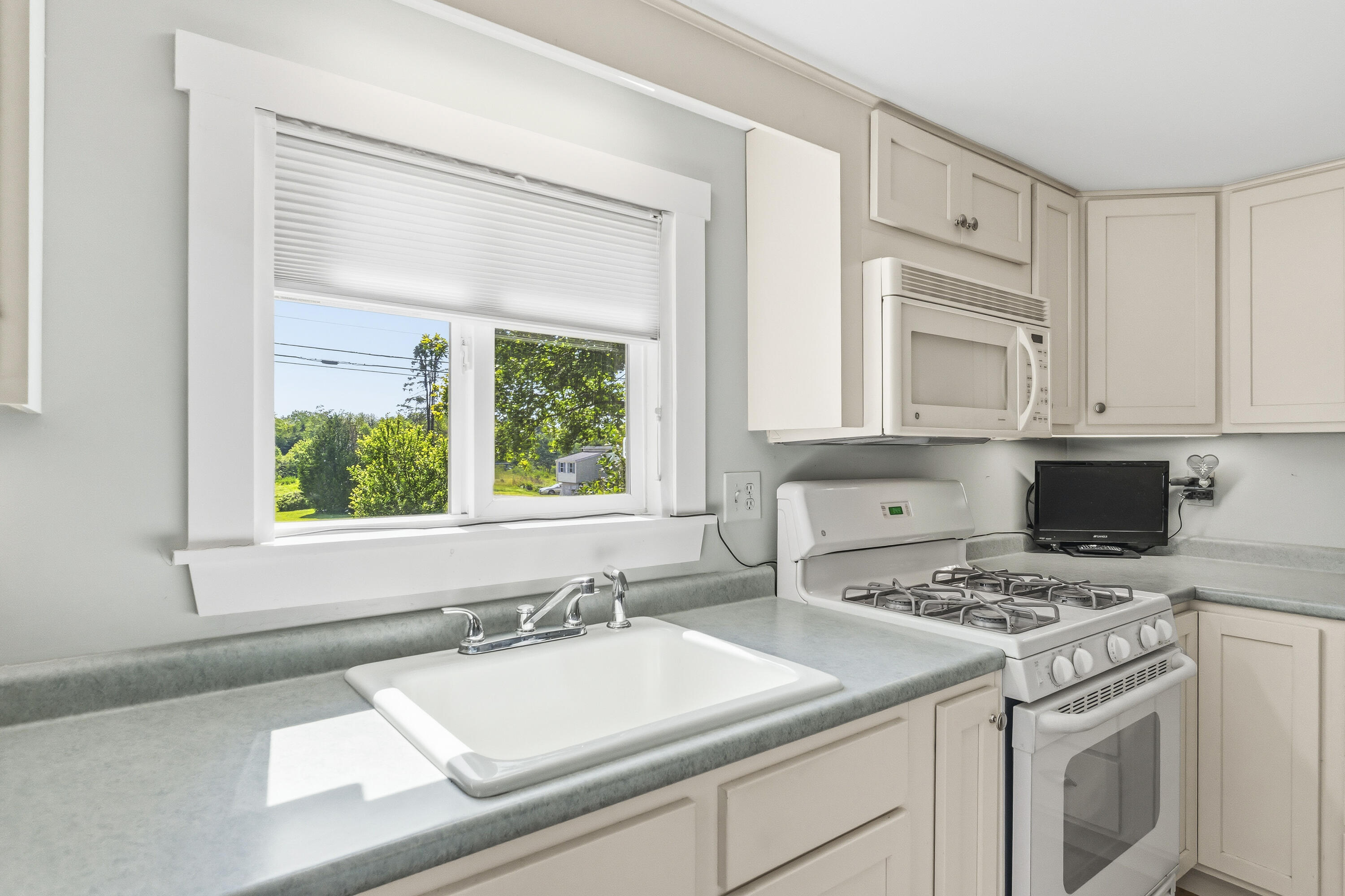 761 Gardiner Road Wiscasset, ME 04578 - Photo 13 of 56 761 Gardiner Rd_112