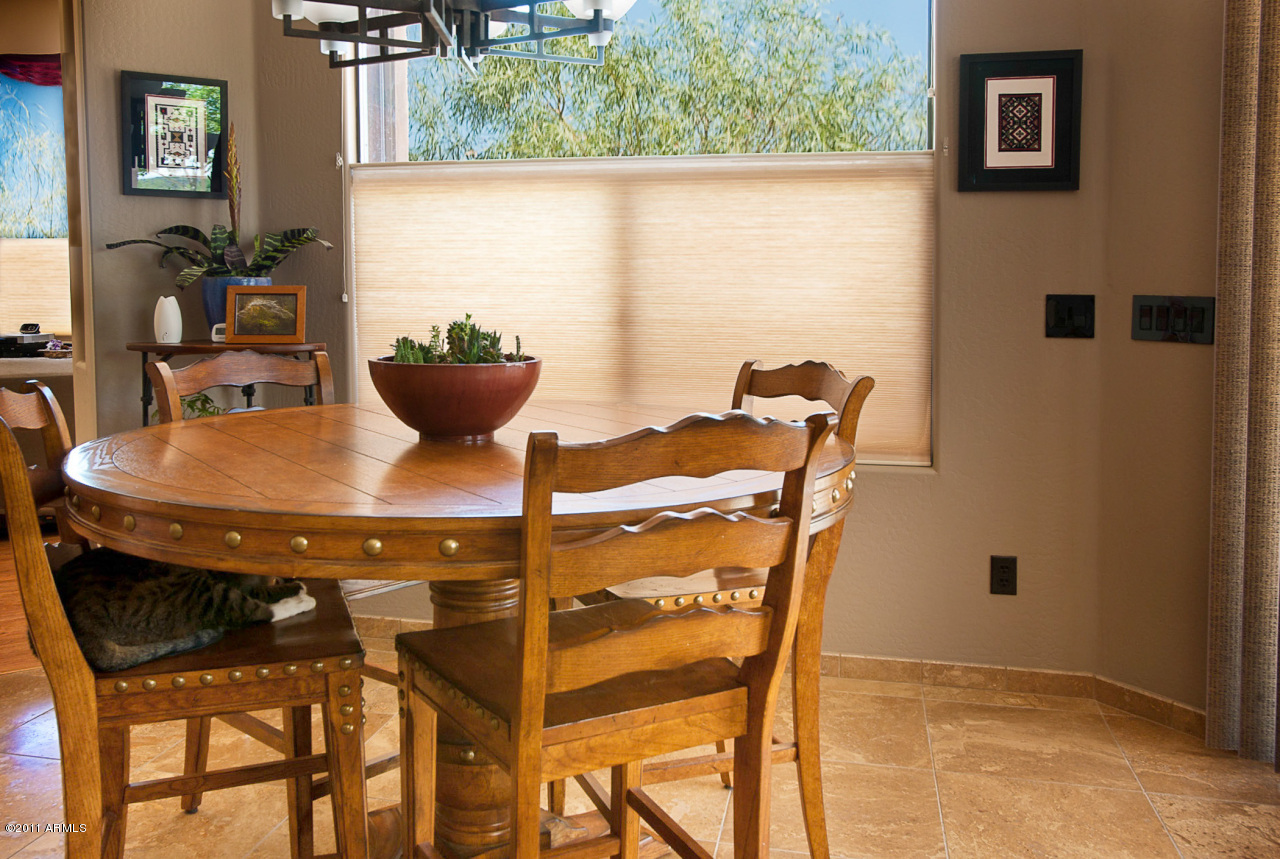 Dining area pic 1