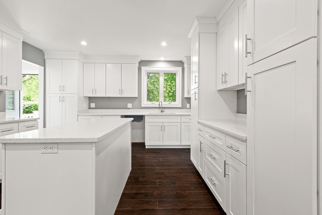 587 Old Warren Road Swansea, MA 02777 - Photo 9 of 29 Gallery Image 9