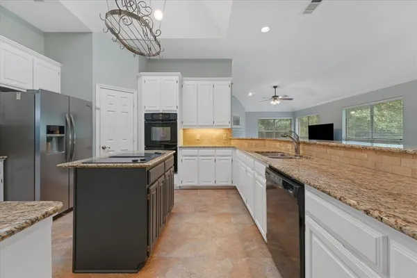 $450,000 | 1420 Stratford Lane, Denton, TX 76209