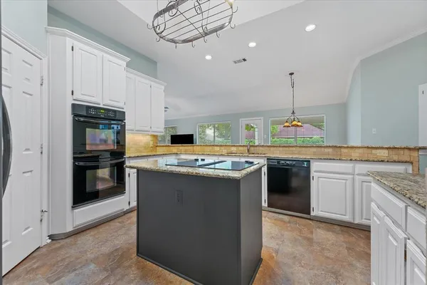 $450,000 | 1420 Stratford Lane, Denton, TX 76209