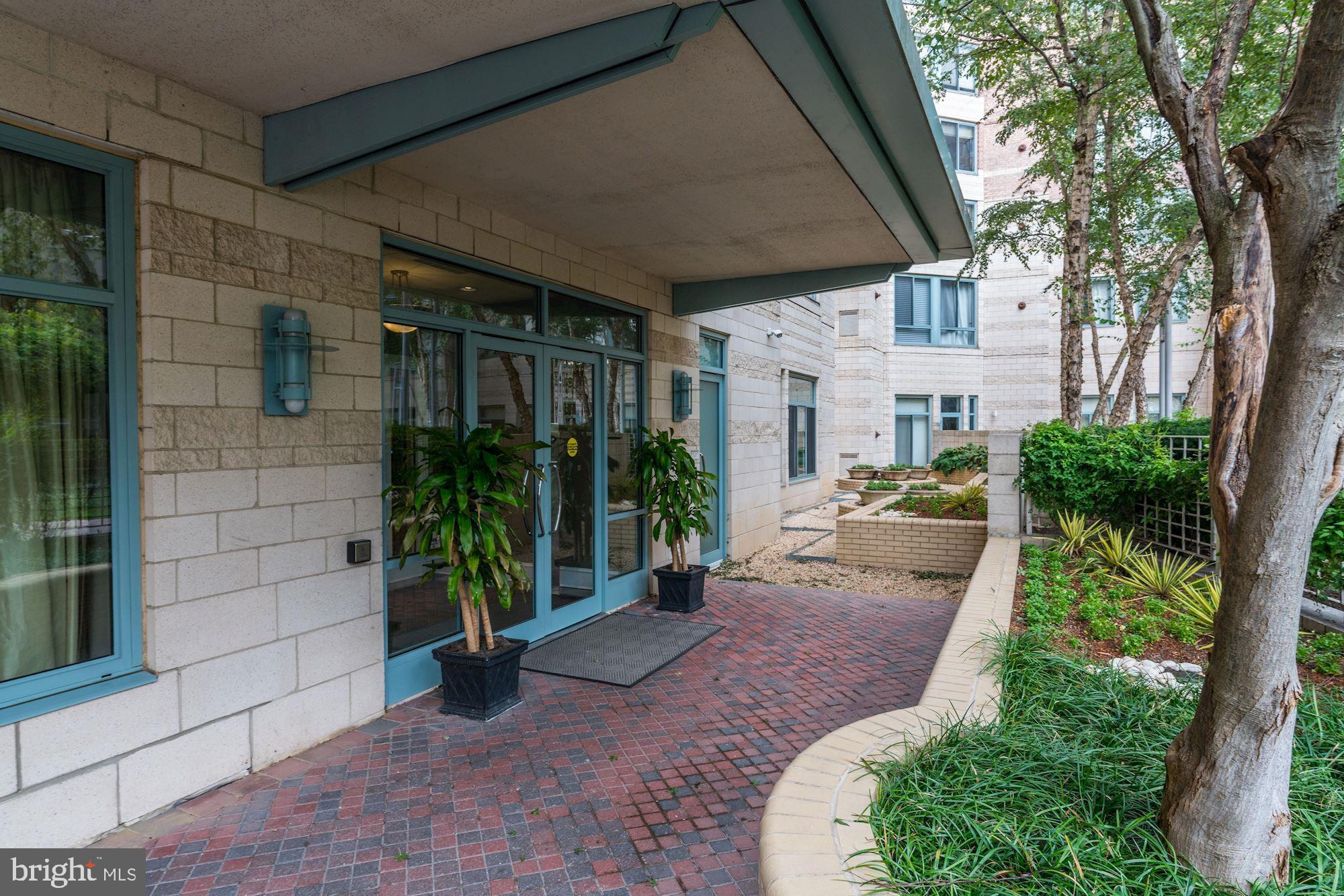 851 North Glebe Road, Unit 1715 Arlington, VA 22203 - Photo 2 of 34 SECURE FRONT ENTRY