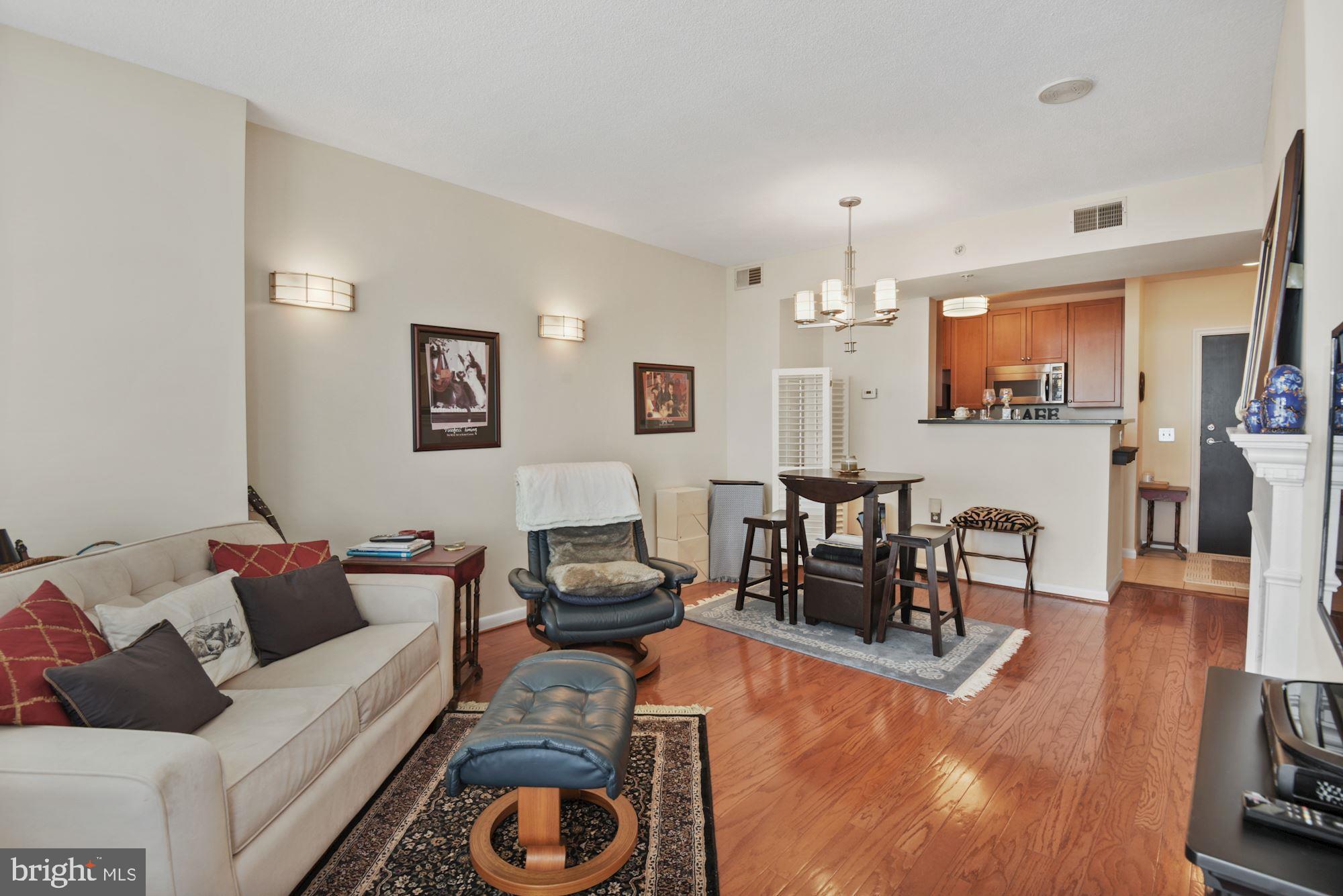 851 North Glebe Road, Unit 1715 Arlington, VA 22203 - Photo 10 of 34 NICE LAYOUT