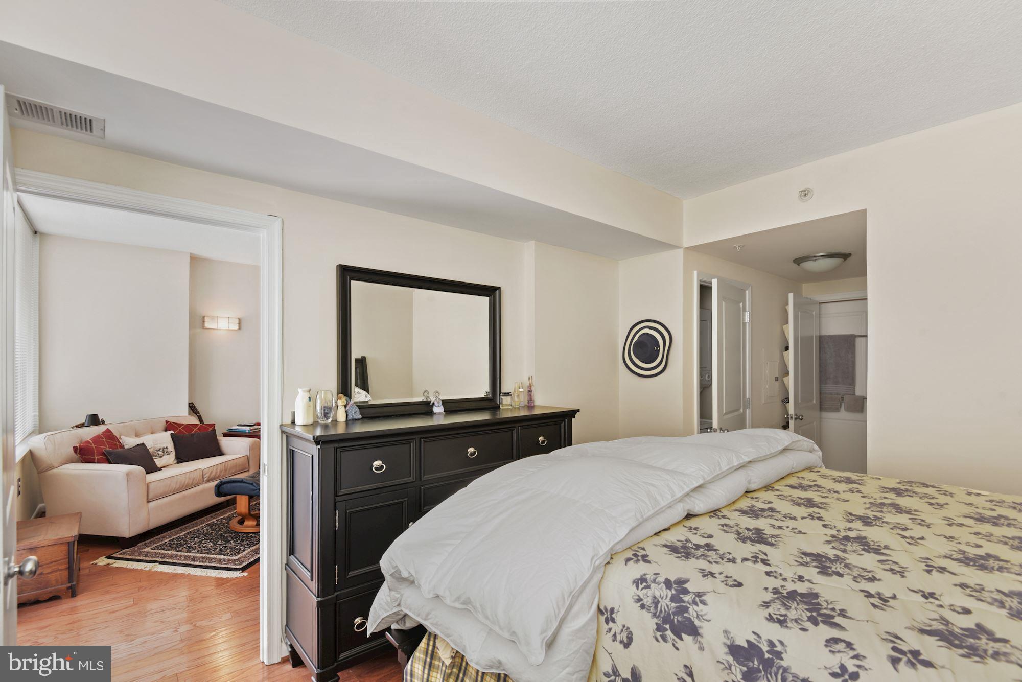 851 North Glebe Road, Unit 1715 Arlington, VA 22203 - Photo 12 of 34