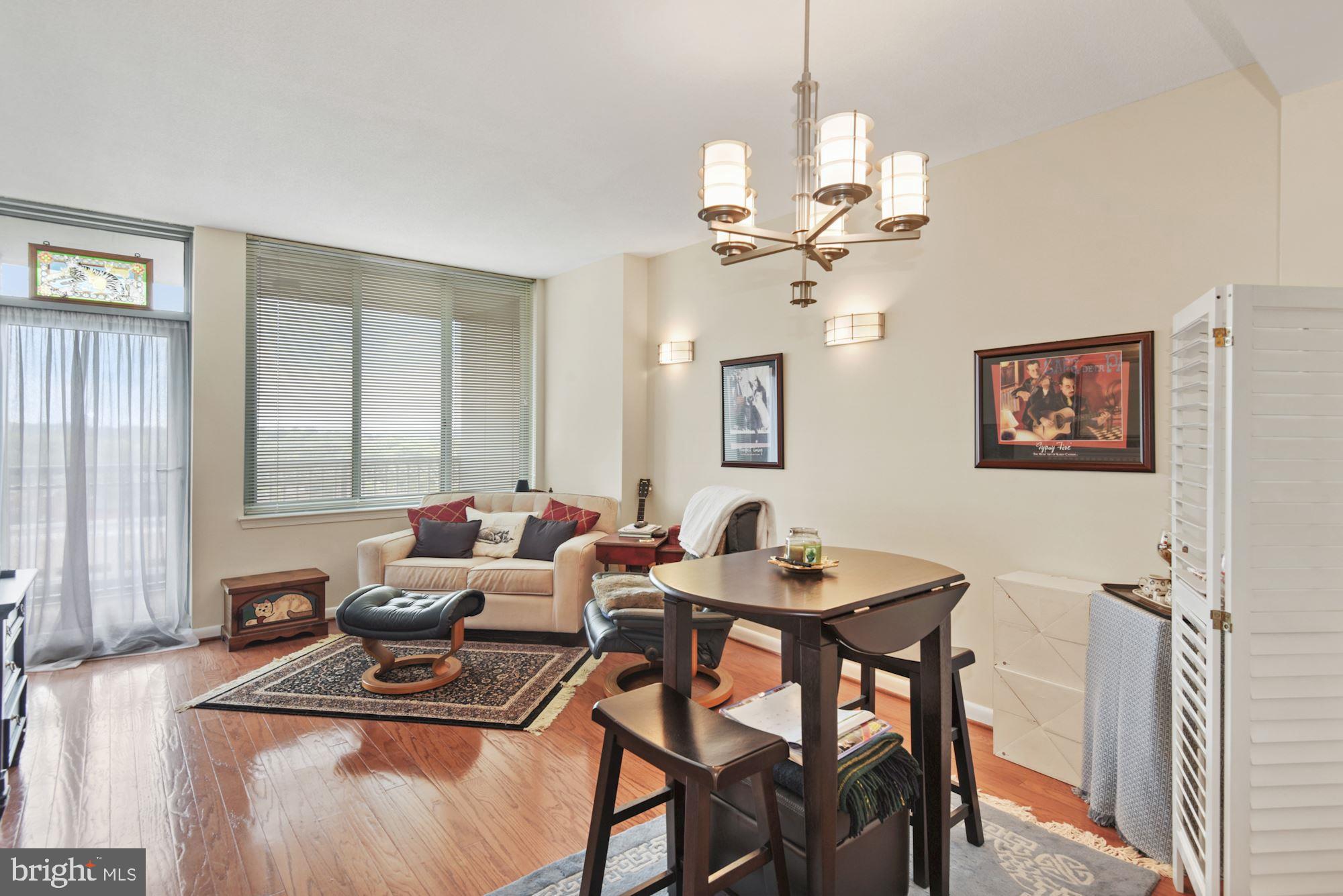 851 North Glebe Road, Unit 1715 Arlington, VA 22203 - Photo 7 of 34 LOVELY HARDWOOD FLOORING