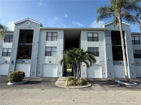 $1,500 | 13615 Eagle Ridge Drive, Unit 1625, Fort Myers, FL 33912
